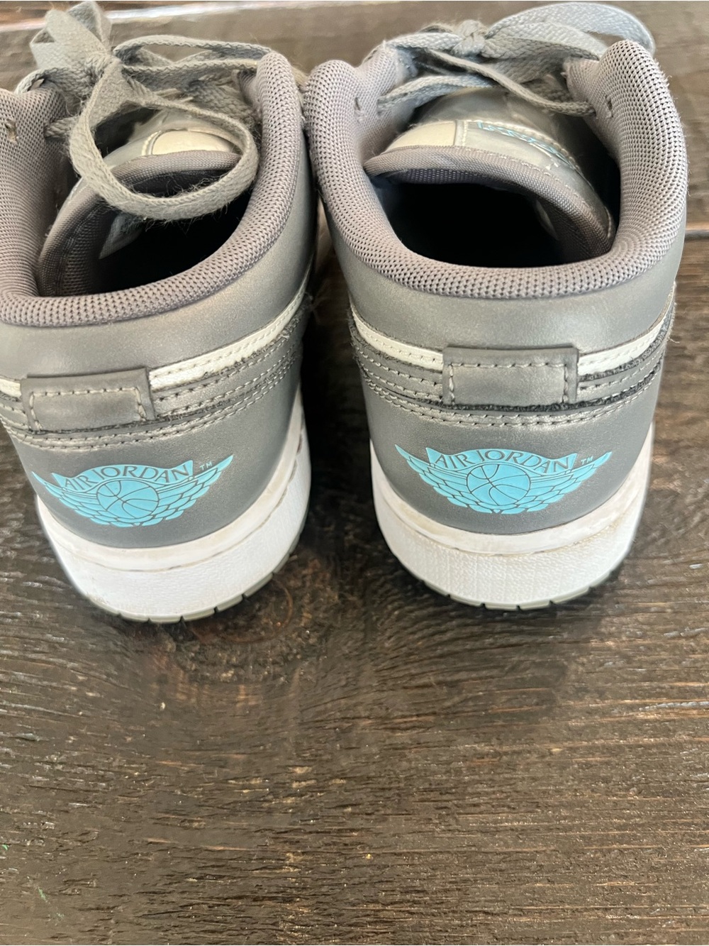 Jordan Grade-School Air 1 Low SE sneakers - Picture 5 of 6